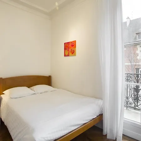 Marais 3 Apartment *